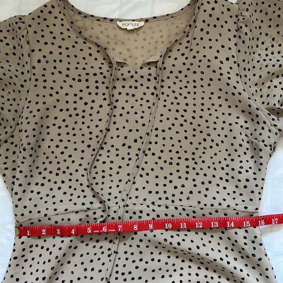 Roolee Tan Polka Dot Feminine A-line Flutter Sleeve Maxi Dress - Picture 4 of 14